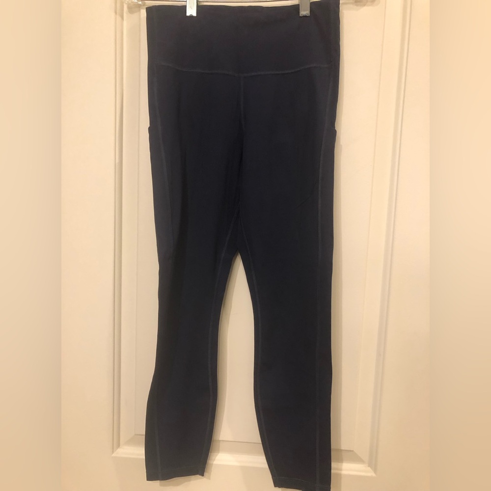 Athleta Salutation Stash Pocket 7/8 Capri Tights Navy Small
